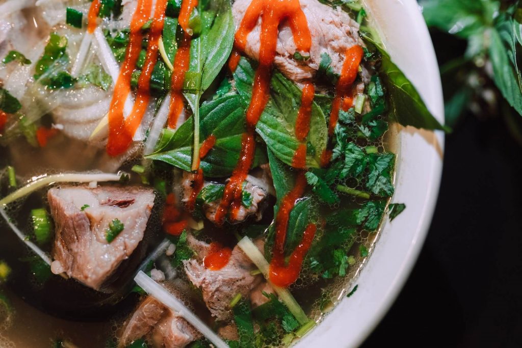 how many calories does pho have?